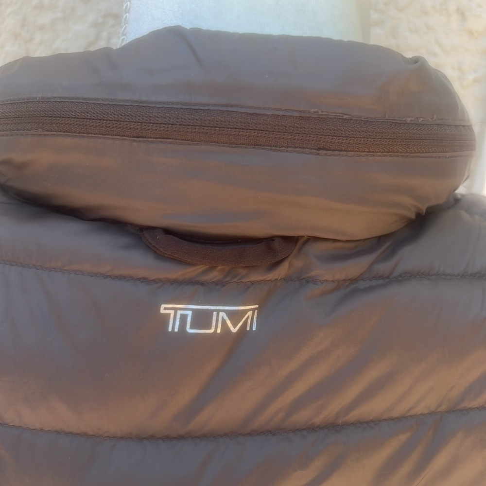 TUMI Women's Clairmont Pax Hooded Travel Pillow Jacket Brown Taupe Size L - Picture 8 of 13